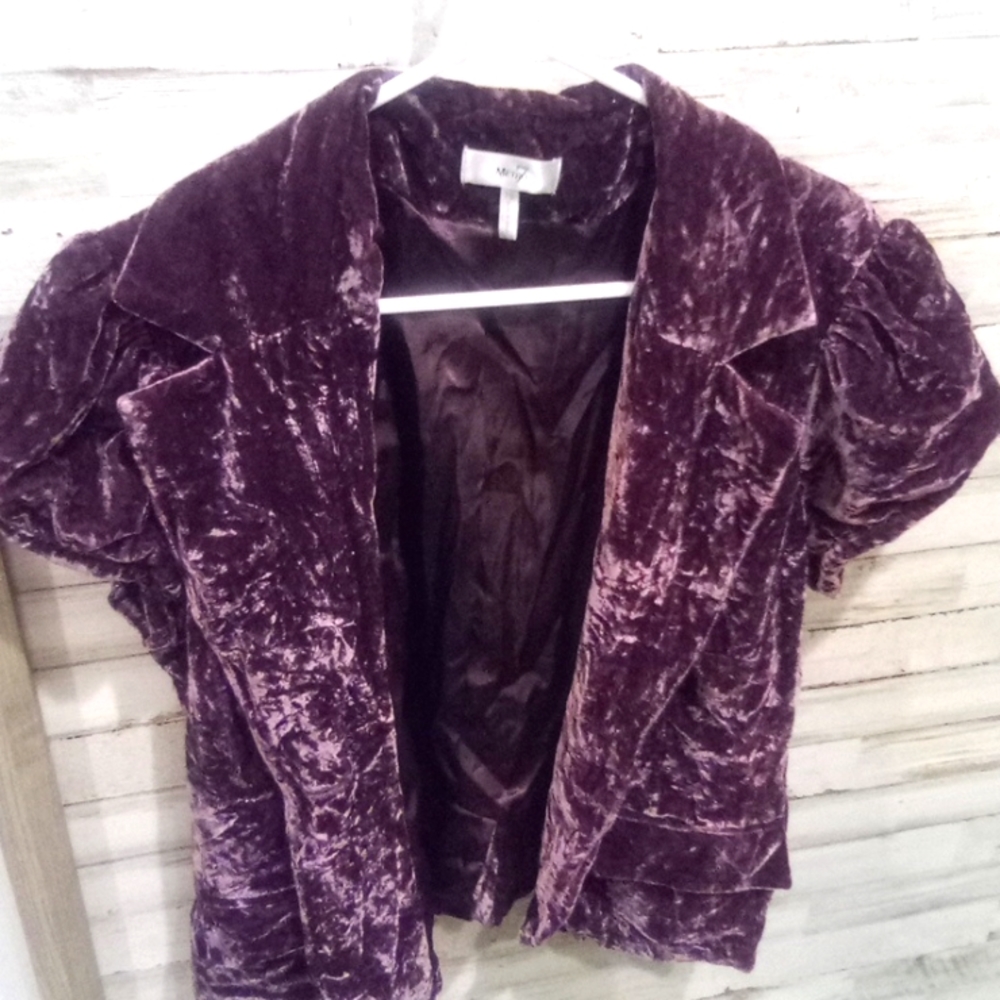 Metro 7 women's jacket.   Box 167